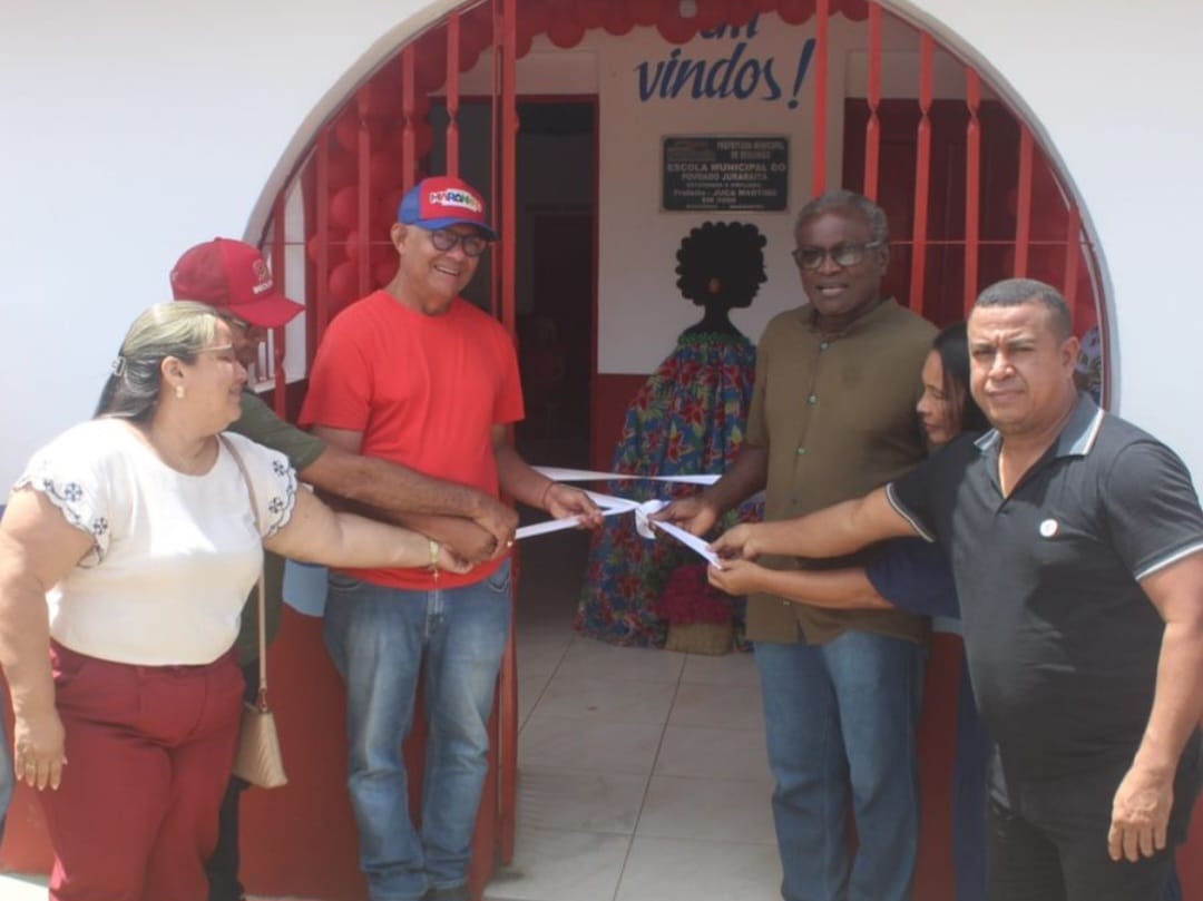 Prefeito Zé Martins entrega Escola Benedita Ribeiro Garcia reformada e climatizada no quilombo Juraraitá